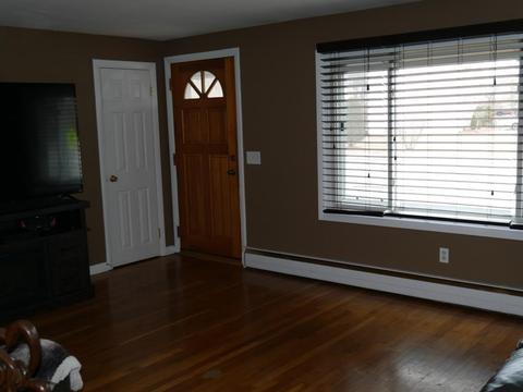 828 Sandy Ln, Warwick, RI 02889 photo 3