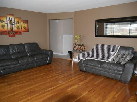 828 Sandy Ln, Warwick, RI 02889 photo 4