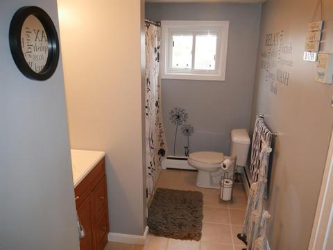 828 Sandy Ln, Warwick, RI 02889 photo 15