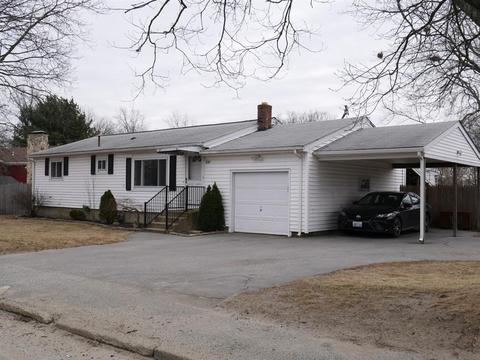 828 Sandy Ln, Warwick, RI 02889 photo 1