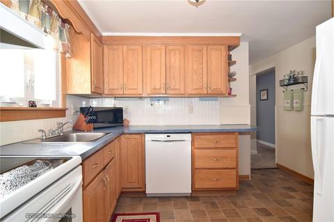 500 Buttonwoods Ave, Warwick, RI 02886 photo 7