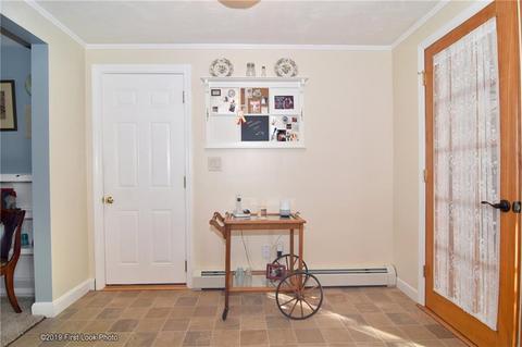 500 Buttonwoods Ave, Warwick, RI 02886 photo 3