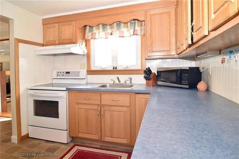 500 Buttonwoods Ave, Warwick, RI 02886 photo 8