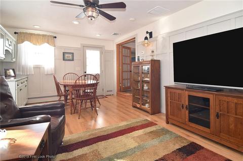 500 Buttonwoods Ave, Warwick, RI 02886 photo 12