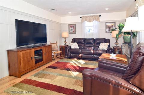 500 Buttonwoods Ave, Warwick, RI 02886 photo 10
