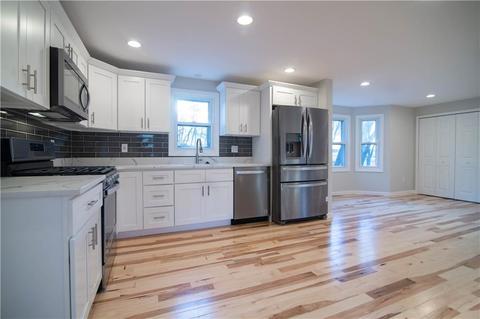 10 Wicks Ct, Warwick, RI 02886 photo 1