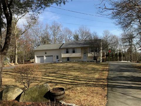 74 Doe Crossing Dr, Burrillville, RI 02895 photo 2