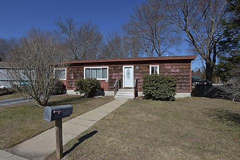 43 Jaycee Dr, West Warwick, RI 02893 photo 2