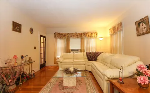 74 Summer St, Woonsocket, RI 02895 photo 7