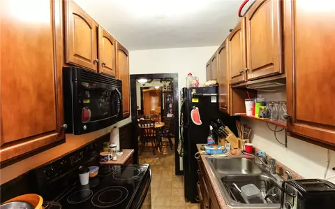 74 Summer St, Woonsocket, RI 02895 photo 17