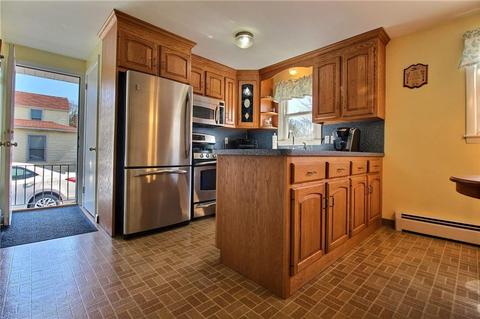 22 Clark St, Westerly, RI 02891 photo 3