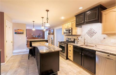 35 Silo Dr, Cranston, RI 02921 photo 4