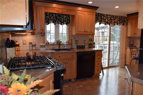 29 Country Rd, Woonsocket, RI 02895 photo 13