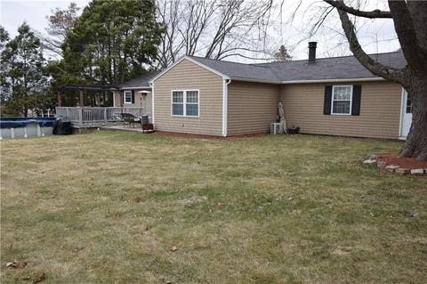 29 Country Rd, Woonsocket, RI 02895 photo 3