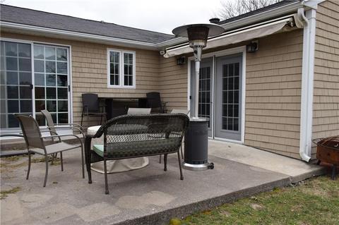 29 Country Rd, Woonsocket, RI 02895 photo 2