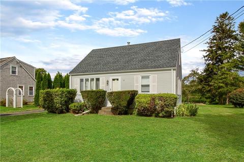 13 Champlin Dr, Westerly, RI 02891 photo 2