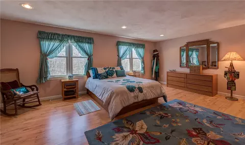 1307 Brookhaven Ln, Woonsocket, RI 02895 photo 12