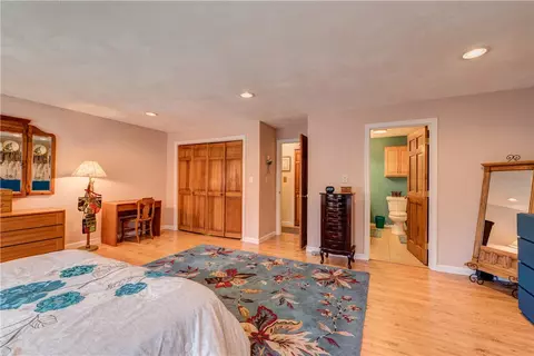 1307 Brookhaven Ln, Woonsocket, RI 02895 photo 11