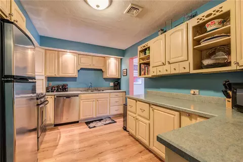 1307 Brookhaven Ln, Woonsocket, RI 02895 photo 5