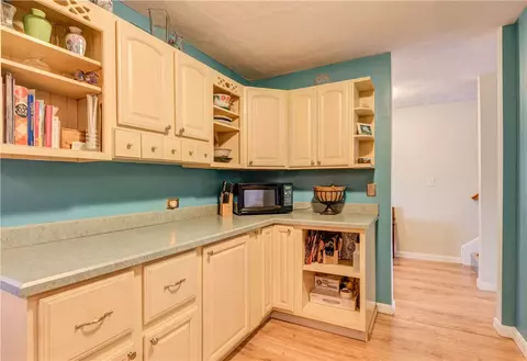 1307 Brookhaven Ln, Woonsocket, RI 02895 photo 6
