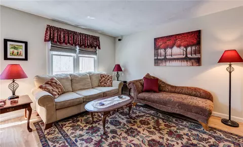 1307 Brookhaven Ln, Woonsocket, RI 02895 photo 3
