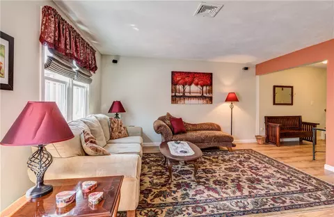 1307 Brookhaven Ln, Woonsocket, RI 02895 photo 4