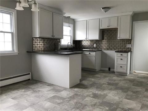 5 Dawn Ln, Coventry, RI 02816 photo 3