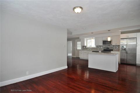 665 Mendon Rd, Woonsocket, RI 02895 photo 11