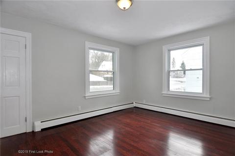 665 Mendon Rd, Woonsocket, RI 02895 photo 9