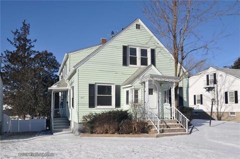 665 Mendon Rd, Woonsocket, RI 02895 photo 2