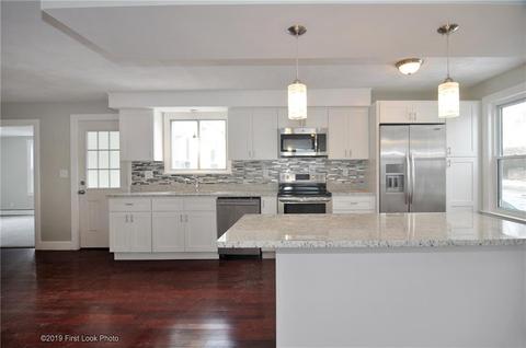 665 Mendon Rd, Woonsocket, RI 02895 photo 4