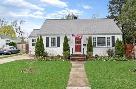 69 Myrtle Ave, Warwick, RI 02886 photo 1