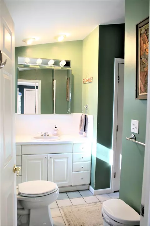 83 Carder Rd, Warwick, RI 02889 photo 9