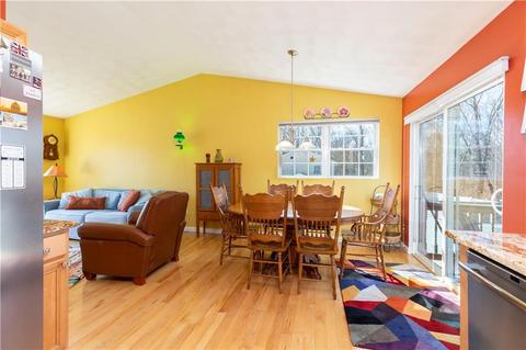 65 Boylston St, Warwick, RI 02889 photo 5