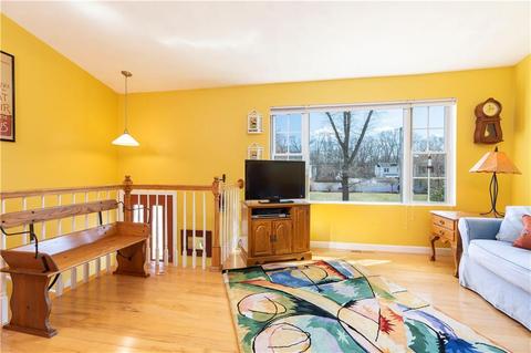 65 Boylston St, Warwick, RI 02889 photo 7