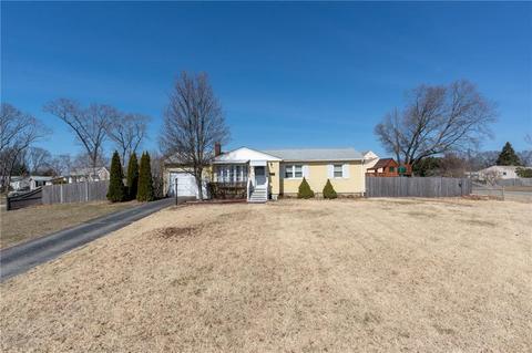 3 Rodney Rd, Warwick, RI 02889 photo 2