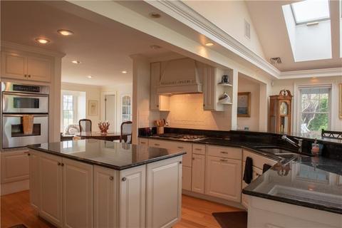 17 Champlin Dr, Westerly, RI 02891 photo 6