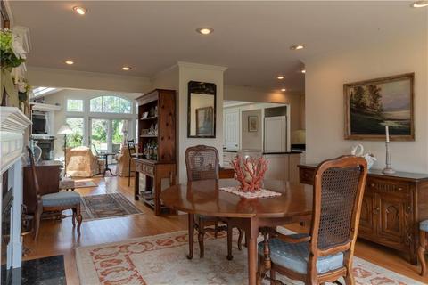 17 Champlin Dr, Westerly, RI 02891 photo 4