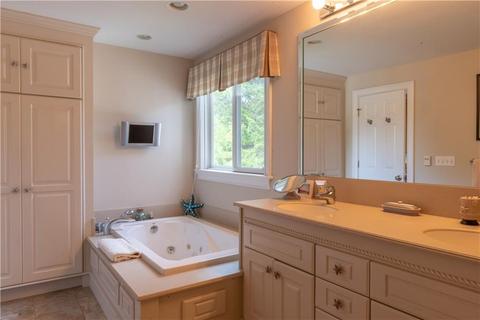 17 Champlin Dr, Westerly, RI 02891 photo 18