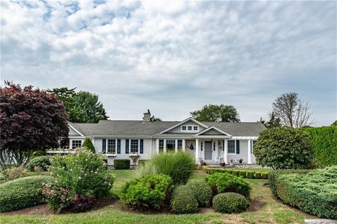 17 Champlin Dr, Westerly, RI 02891 photo 1
