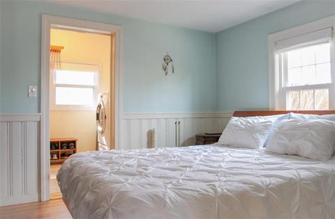 72 Maple Ln, Bristol, RI 02809 photo 9