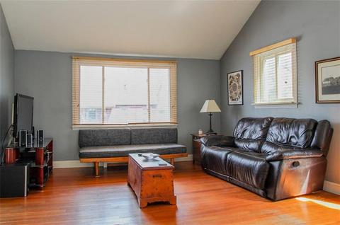 72 Maple Ln, Bristol, RI 02809 photo 8