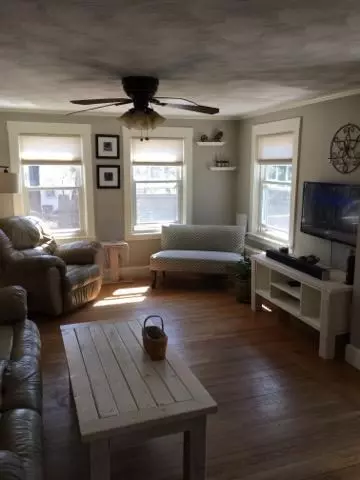 87 Everleth Ave, Warwick, RI 02888 photo 2