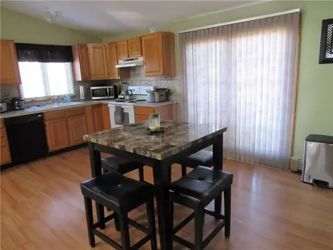 343 Knight St, Woonsocket, RI 02895 photo 6