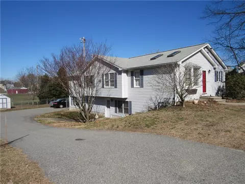 343 Knight St, Woonsocket, RI 02895 photo 3
