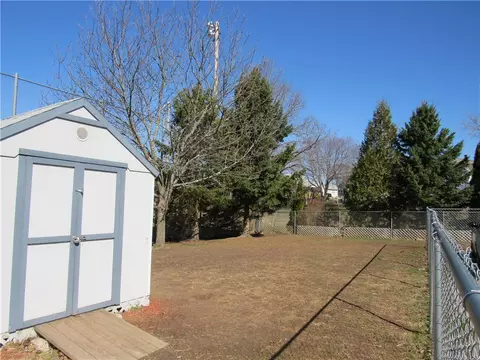 343 Knight St, Woonsocket, RI 02895 photo 20