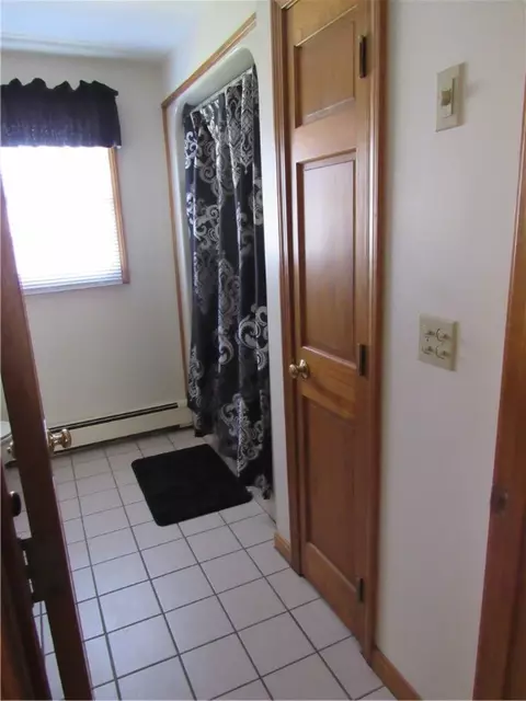 343 Knight St, Woonsocket, RI 02895 photo 9