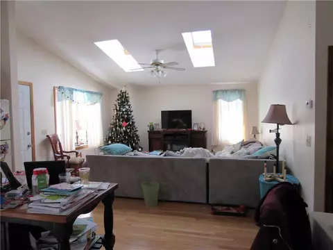 343 Knight St, Woonsocket, RI 02895 photo 18