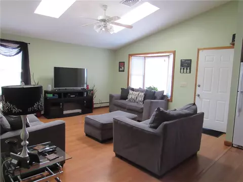 343 Knight St, Woonsocket, RI 02895 photo 7