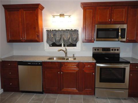 36 Cliffe Ave, Woonsocket, RI 02895 photo 3